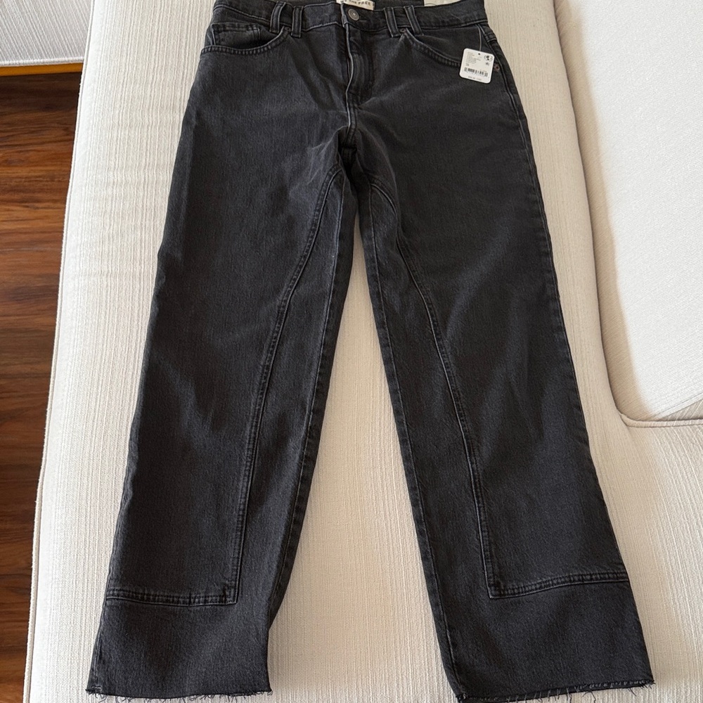 We The Free Mid Rise, size 28 Black Jeans